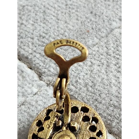 Vintage Mid-Century Yellow Gold Tone Cameo Clip On Earrings Euc - Picture 6 of 9